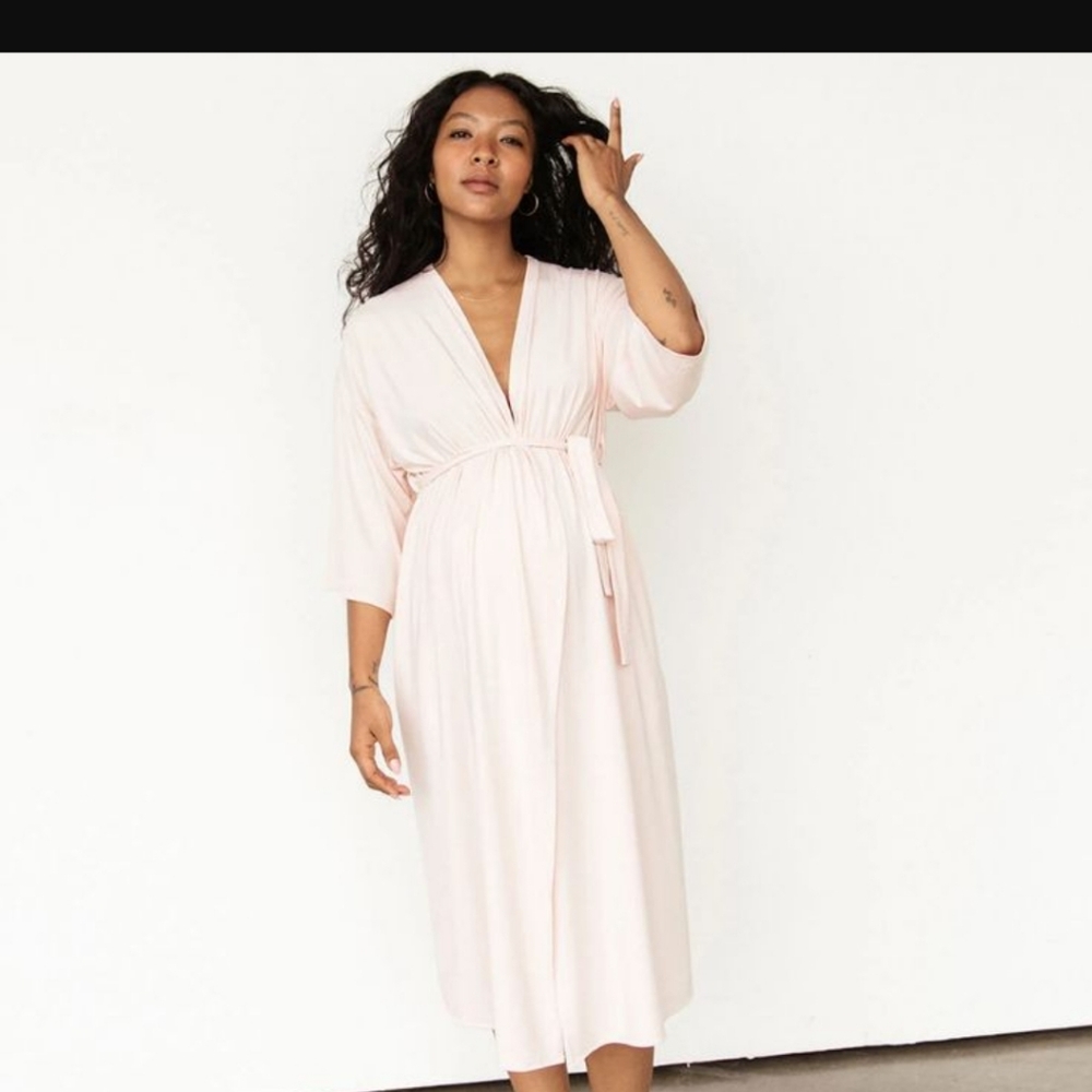 Storq pink delivery robe size 2